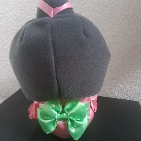 LIMITED EDITION Hello Kitty dressed in a traditional Japanese Kokeshi doll style - Picture 10 of 13